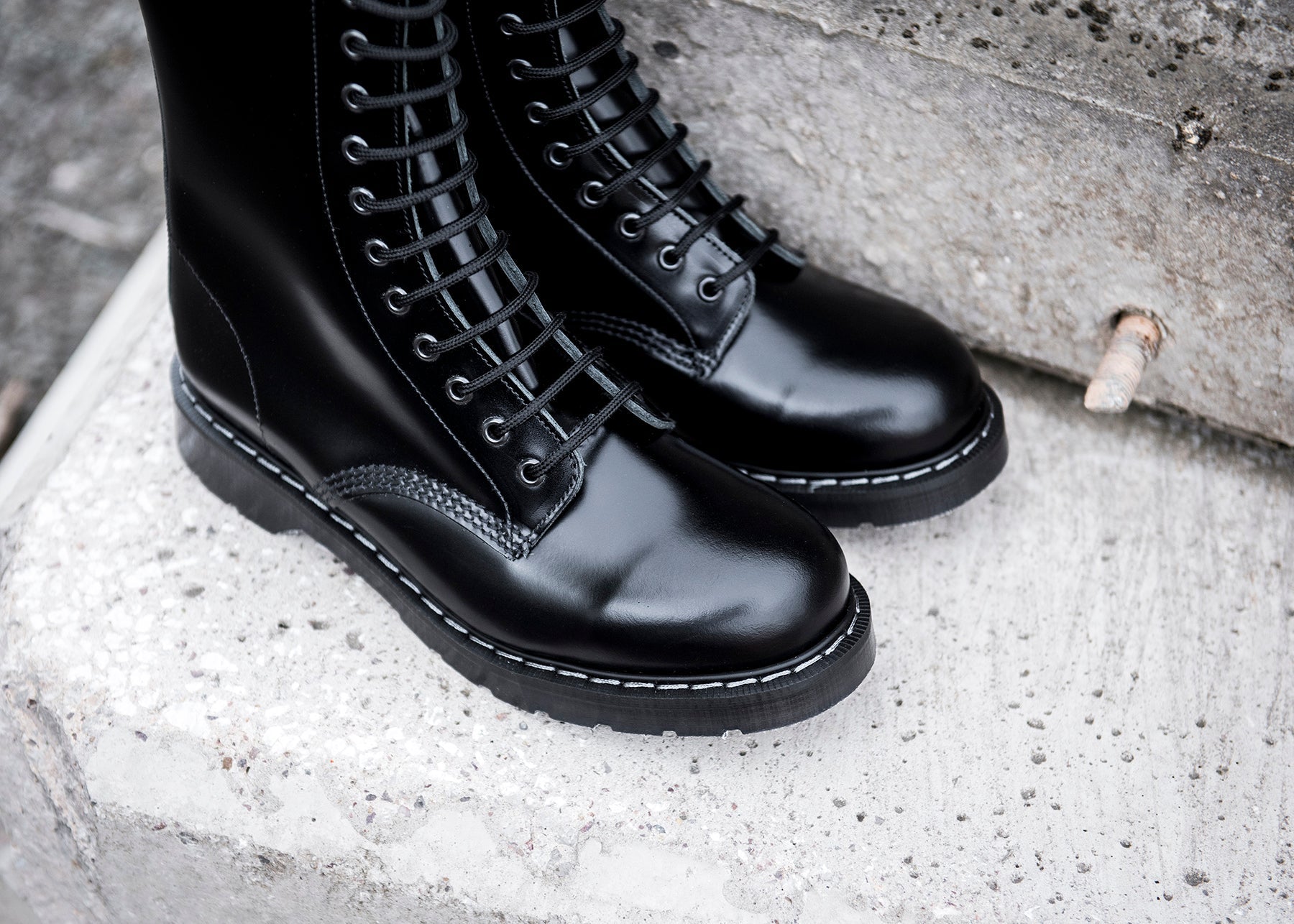 Black Hi-Shine 11 Eye Derby Boot | Solovair | Handmade in England